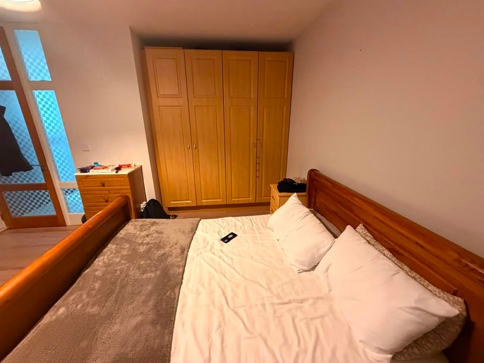 QUARTO PARA CASAL DISPONÍVEL – D6, DUBLIN